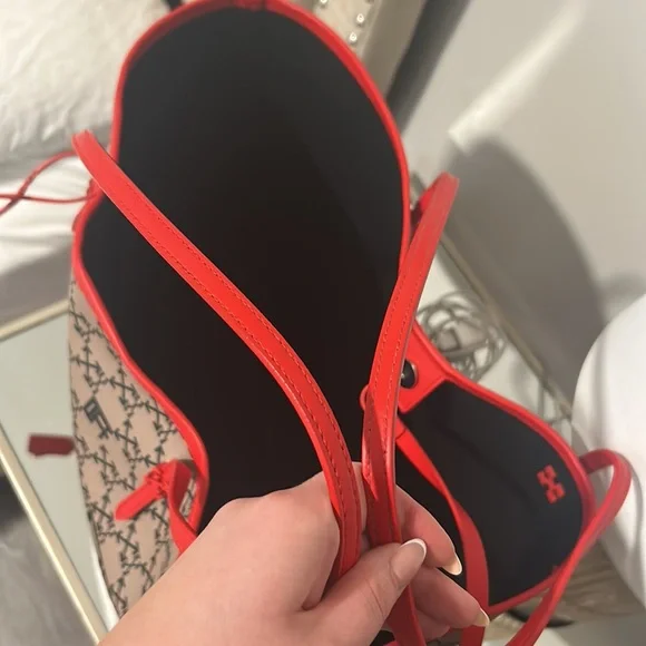 Off white monogram tote - Picture 6 of 9